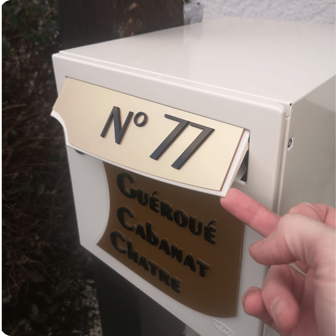 gravure personnalisé boite au lettre